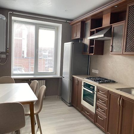 Apartpoltava Двокімнатні Апартаменти З Джакузі Біля Листопаду المظهر الخارجي الصورة