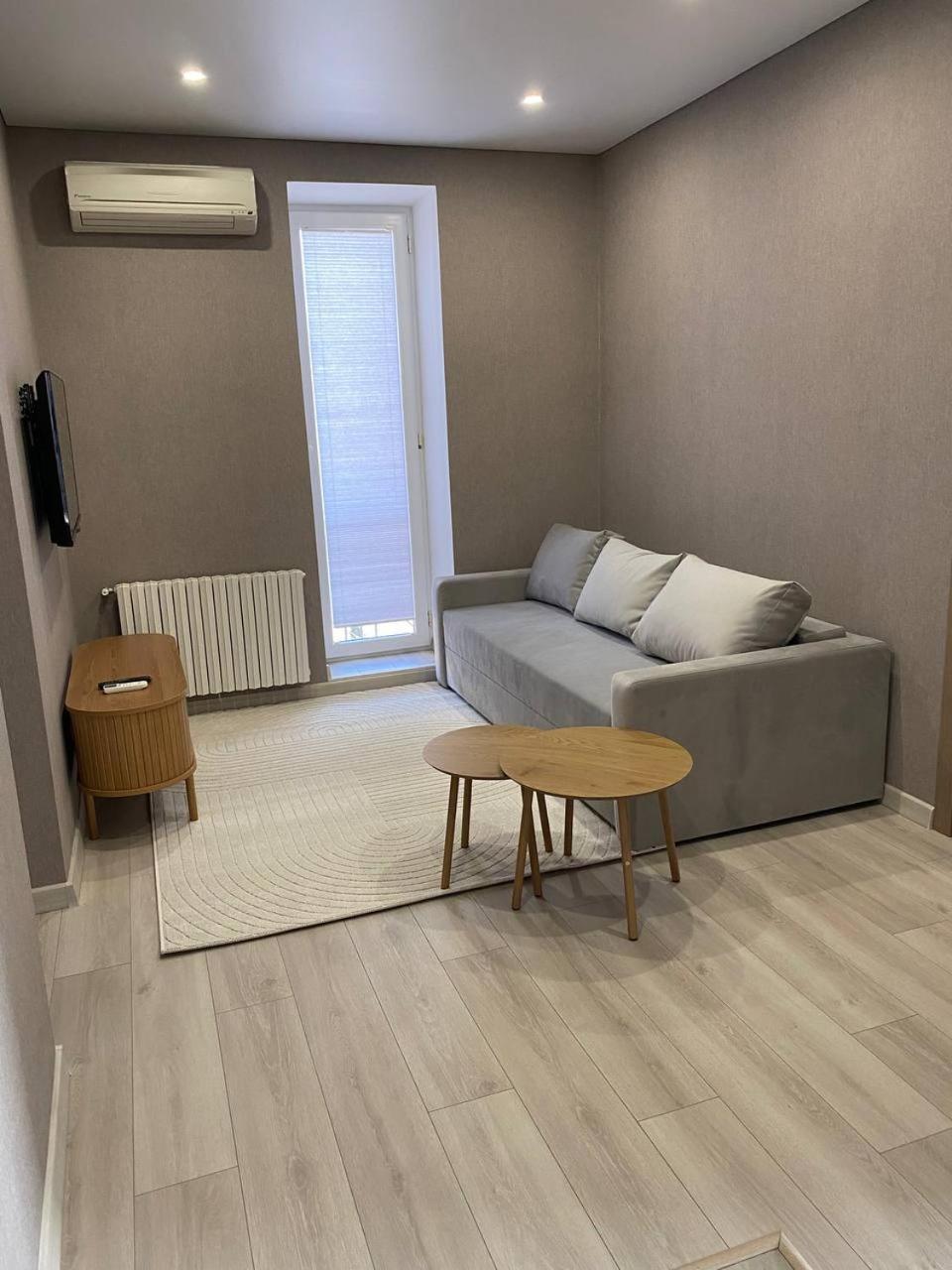 Apartpoltava Двокімнатні Апартаменти З Джакузі Біля Листопаду المظهر الخارجي الصورة