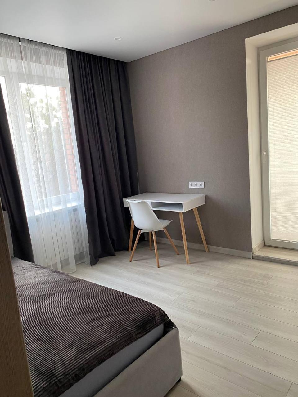 Apartpoltava Двокімнатні Апартаменти З Джакузі Біля Листопаду المظهر الخارجي الصورة