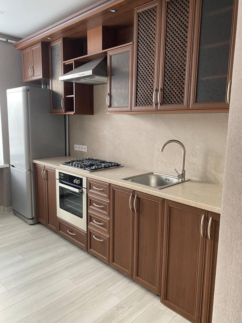 Apartpoltava Двокімнатні Апартаменти З Джакузі Біля Листопаду المظهر الخارجي الصورة