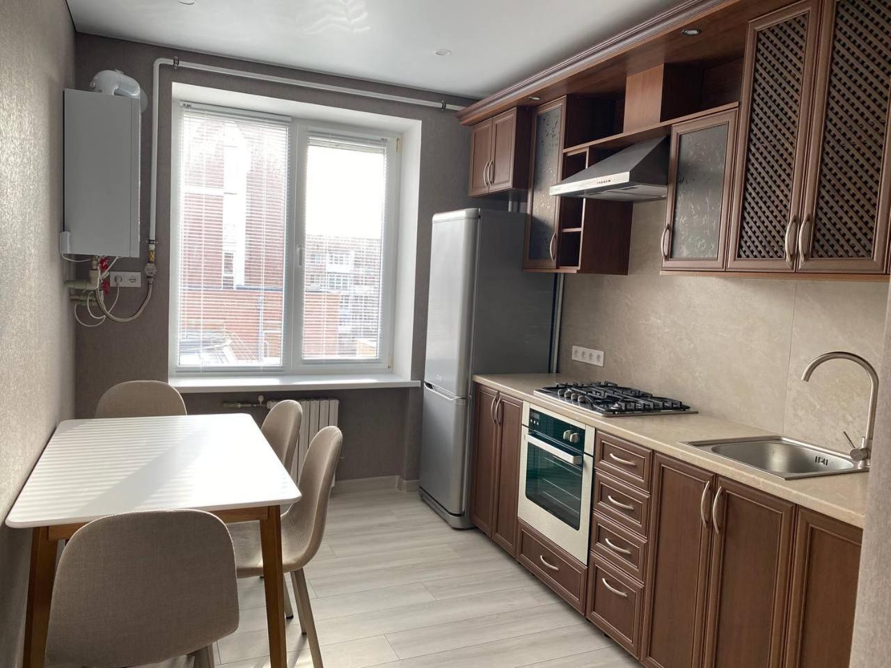 Apartpoltava Двокімнатні Апартаменти З Джакузі Біля Листопаду المظهر الخارجي الصورة